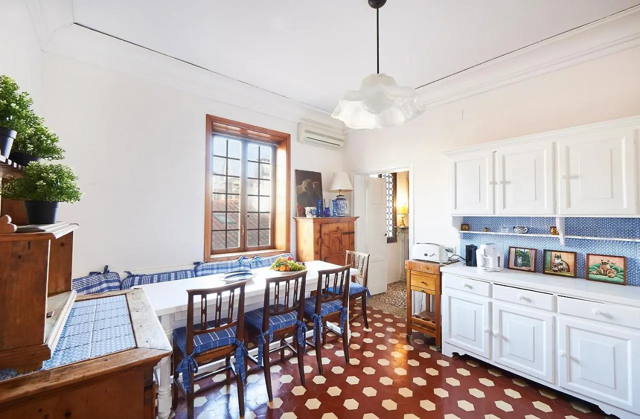 Ca' Fenice, Charming Apartment In San Marco, Sleep 7 Venecia