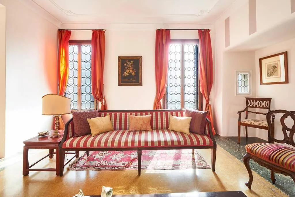 Ca' Fenice, Charming Apartment In San Marco, Sleep 7 Venecia