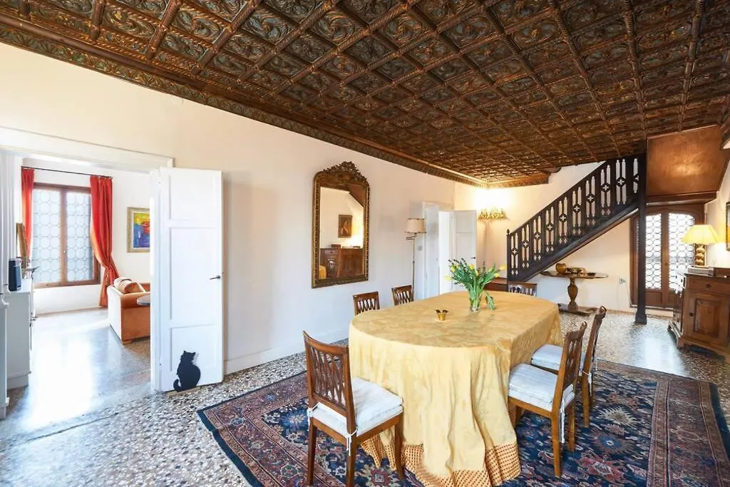 Ca' Fenice, Charming Apartment In San Marco, Sleep 7 Venecia