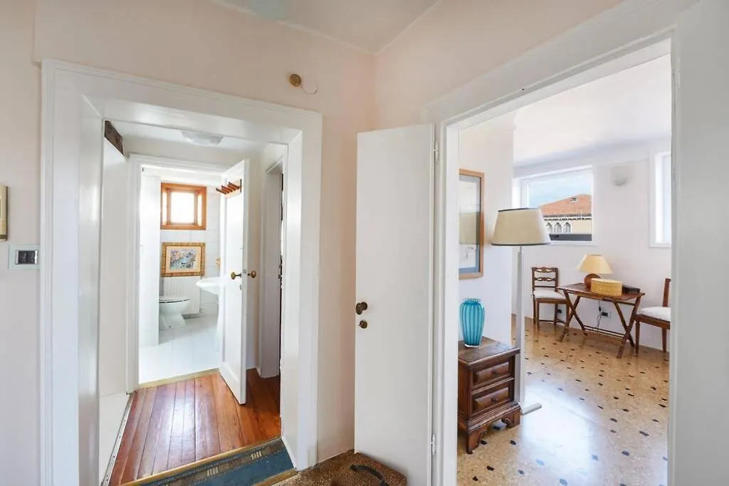 Ca' Fenice, Charming Apartment In San Marco, Sleep 7 Venecia 0*,  Italia
